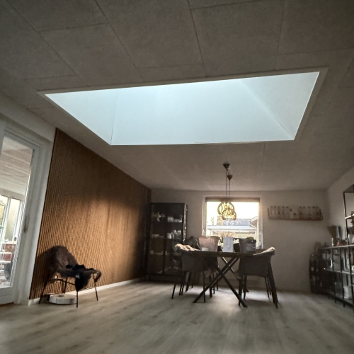 Udskiftning af vinduer med nyt ovenlys og indvendig ramme i trae